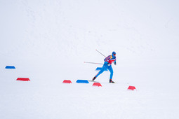 участник гонки в рамках акции "Лыжи добра"