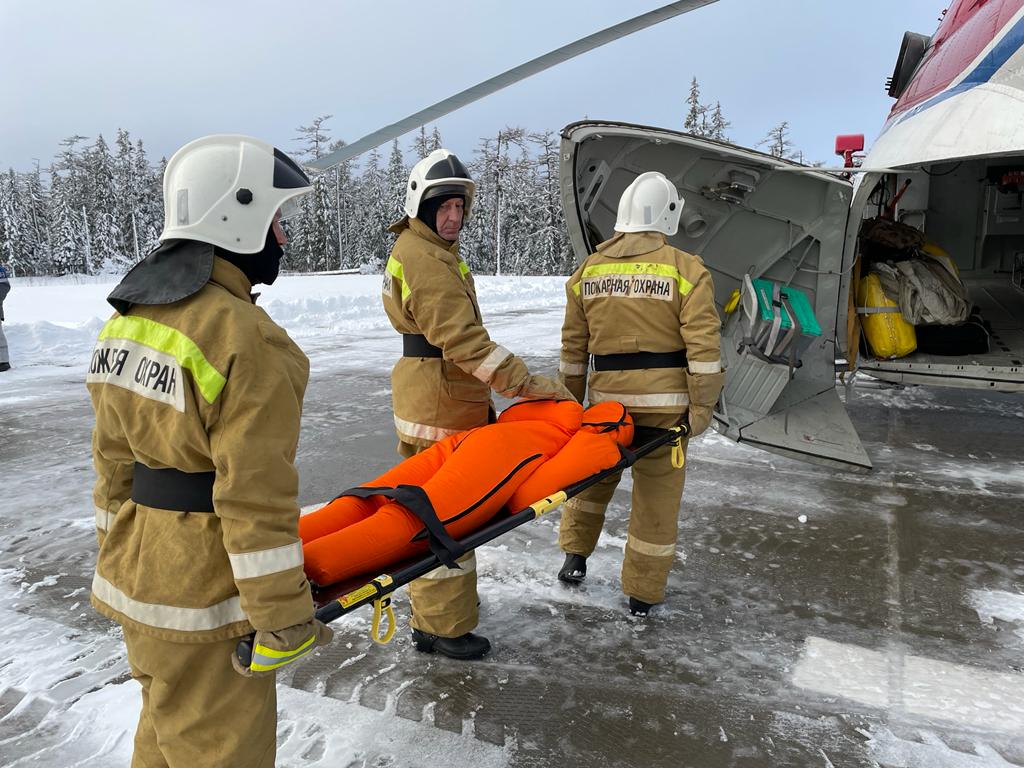 Специалисты «Газпром добыча шельф Южно-Сахалинск» отработали вертолетную  медэвакуацию с промысла